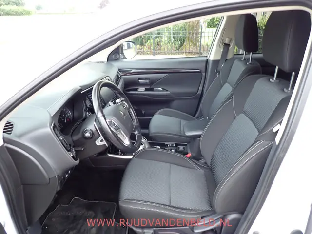 Mitsubishi Outlander 2.4 PHEV Pure 2020 Hybride Benzine 9
