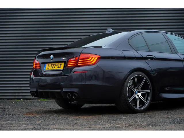 BMW M5 5-serie Competition Edition 2017 Benzine 52