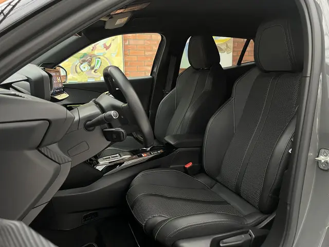 Peugeot e-2008 EV GT 54 kWh Automaat 2024 Elektrisch 8