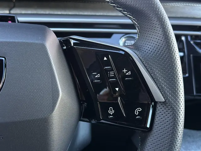 Peugeot e-3008 GT Avantage 210 73 kWh 2025 Elektrisch 42