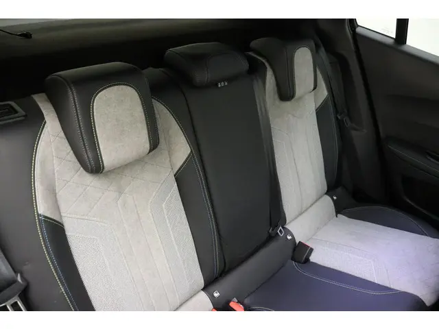 Peugeot e-2008 EV GT Pack 50 kWh 2021 Elektrisch 15