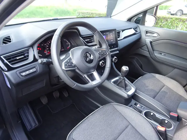 Mitsubishi ASX 1.3 DI-T Intense+ 2024 Hybride Benzine 13