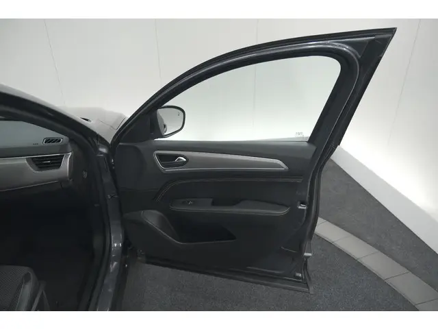 Renault Arkana Mild Hybrid 140 EDC Techno 2024 Benzine 53