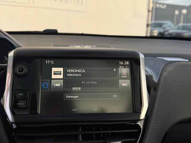 Peugeot 208 1.2 PureTech Allure 2015 Benzine 11