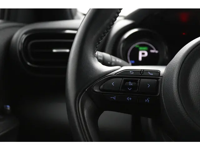 Toyota Yaris 1.5 Hybrid Executive 2022 Hybride Benzine 19