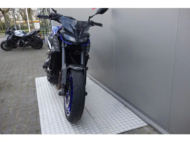 Yamaha MT 09 ABS 2017 Benzine 4