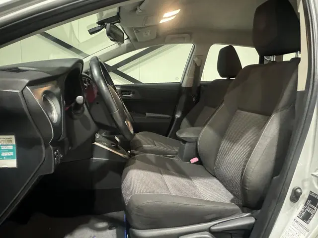 Toyota Auris 1.8 Hybrid Dynamic 2013 Hybride Benzine 7