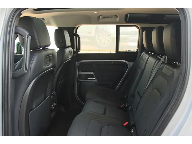 Land Rover Defender D240 110 S 7 Seater 2020 Diesel 23