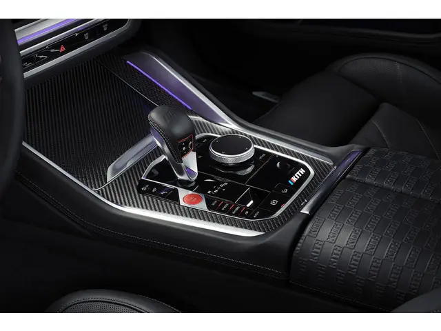 BMW XM By Kith 2025 Hybride Benzine 11