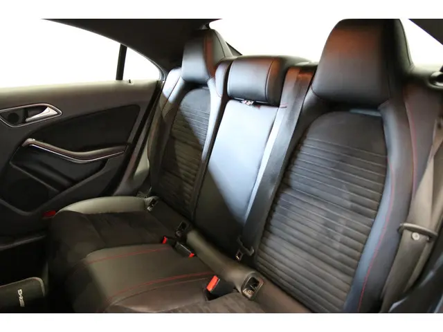 Mercedes-Benz CLA 180 Ambition 2014 Benzine 9