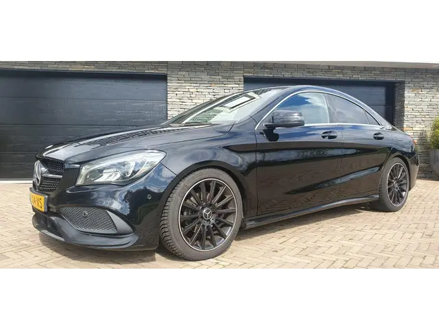 Mercedes-Benz CLA 180 2018 Benzine 3