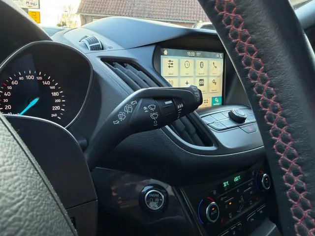 Ford Kuga 1.5 EcoBoost Vignale 2018 Benzine 15