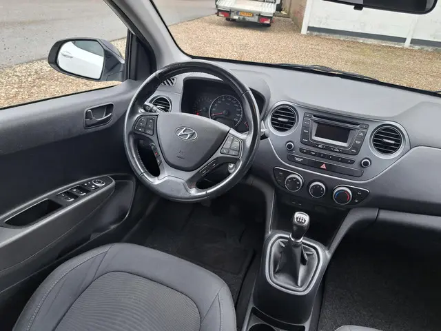 Hyundai i10 1.0i i-Motion 2015 Benzine 11