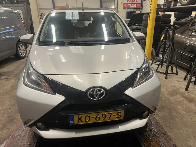 Toyota Aygo 1.0 VVT-i x-wave org.nederlander 2016 Benzine 3