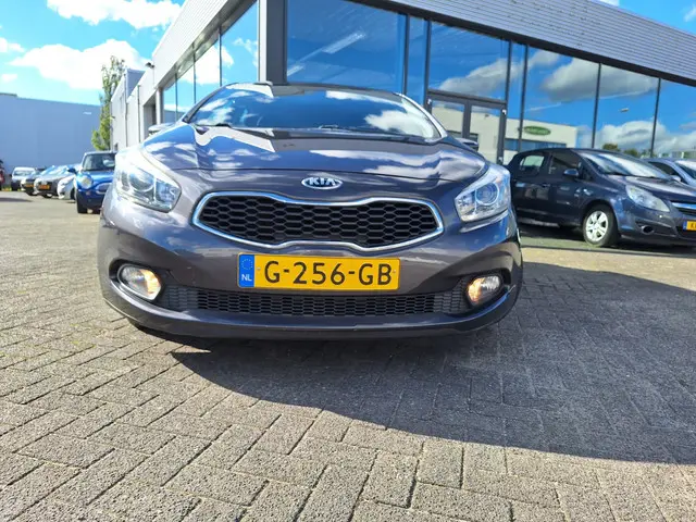 Kia cee'd 1.4 CVVT 5-deurs 2014 Benzine 4