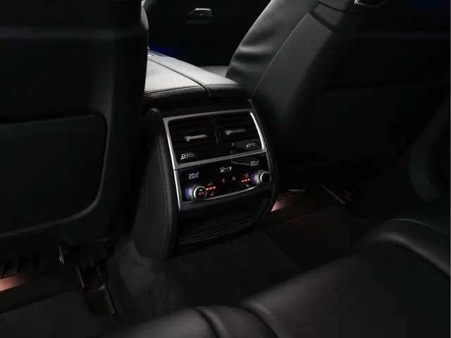 BMW 7 Serie 745e High Executive 2022 Hybride Benzine 29