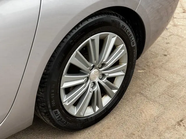 Peugeot 308 SW 1.2 PureTech Allure 2019 Benzine 9