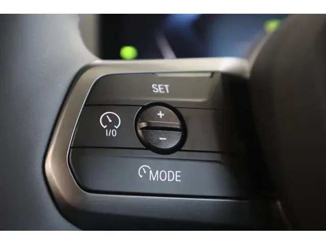 BMW iX xDrive40 2025 Elektrisch 24