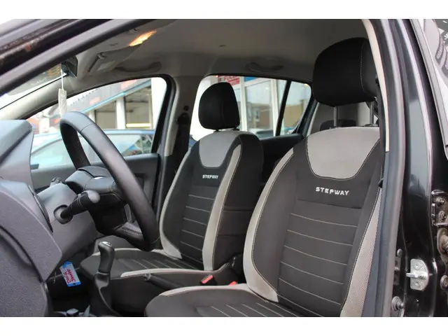 Dacia Sandero Stepway 0.9 TCe Laureate 2017 Benzine 6