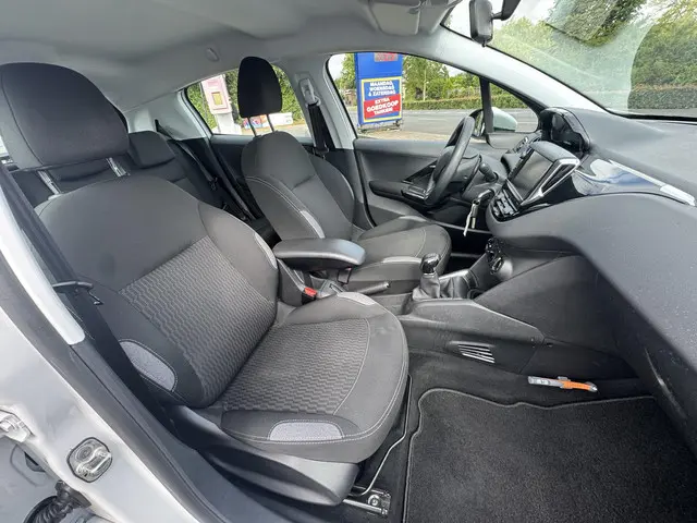 Peugeot 208 1.2 PureTech Blue Lion 2016 Benzine 15