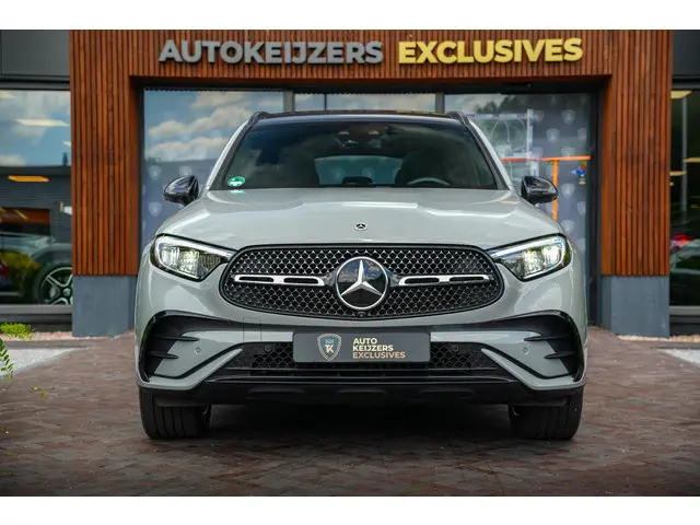 Mercedes-Benz GLC 220d 4MATIC AMG Line 2024 Diesel 3