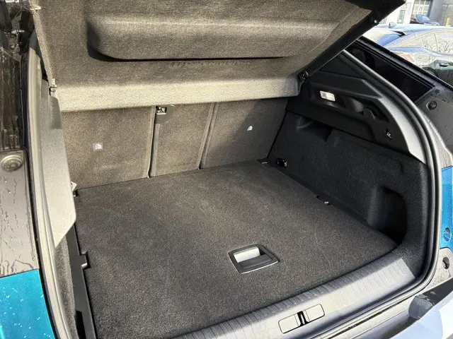 Peugeot 3008 1.2 Hybrid 145 GT 2025 Hybride Benzine 12