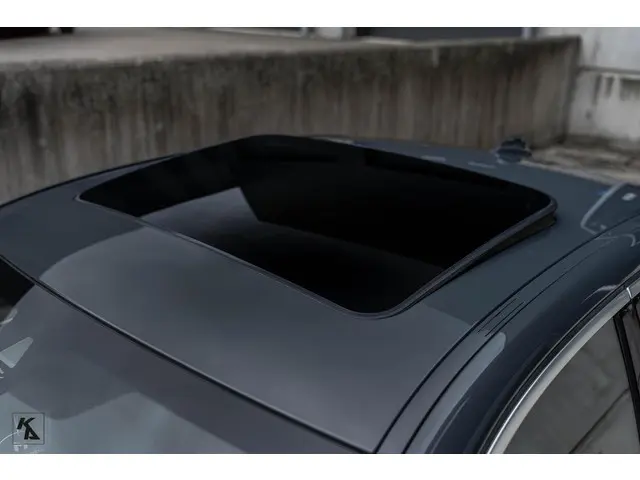 BMW 3 Serie 320i High Executive Edition 2020 Benzine 13