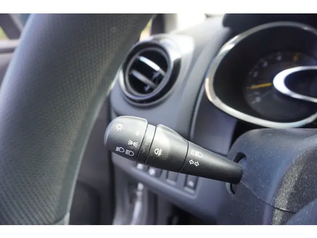 Renault Clio 1.5 dCi ECO Expression 2013 Diesel 18