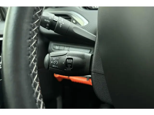 Peugeot 208 1.2T Blue Lease Allure 2019 Benzine 18