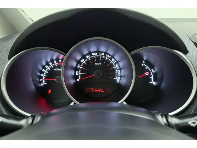 Kia Venga 1.4 CVVT DynamicPLusLine 2015 Benzine 18