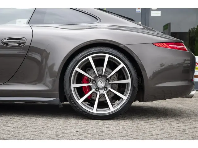 Porsche 911 3.8 Carrera 4S 2013 Benzine 17