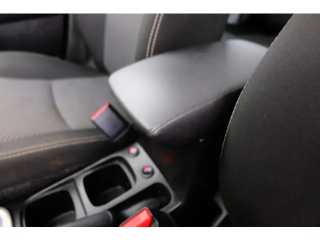 Suzuki Vitara 1.6 Exclusive 2016 Benzine 28