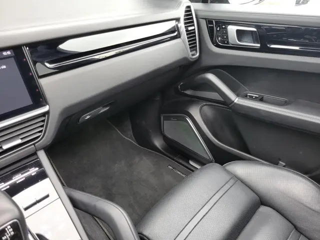 Porsche Cayenne 3.0 E-Hybrid 2020 Hybride Benzine 44