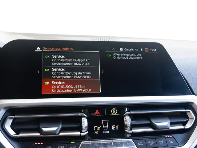 BMW 3 Serie Sedan 330e 2020 Hybride Benzine 37