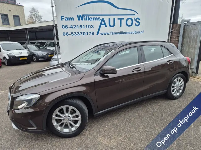 Mercedes-Benz GLA 200 Ambition 2015 Benzine