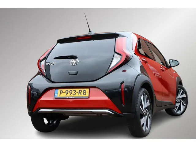 Toyota Aygo X 1.0 VVT-i MT Envy Cabrio 2022 Benzine 2