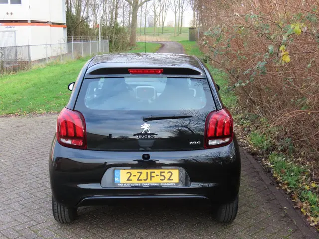 Peugeot 108 1.0 e-VTi Active 2015 Benzine 4