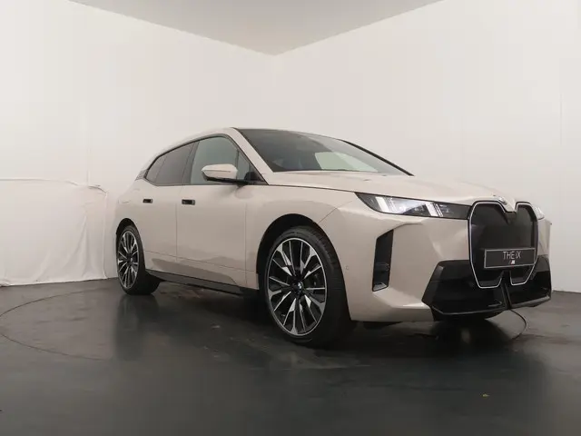 BMW iX xDrive45 101 kWh 2026 Elektrisch 6