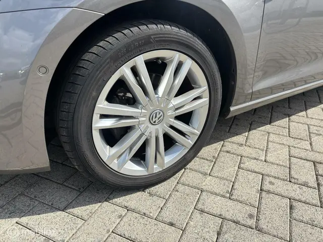 Volkswagen Golf 1.4 TSI Highline 2013 Benzine 37