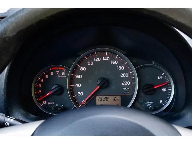 Toyota Yaris 1.0 VVT-i Aspiration 2014 Benzine 13