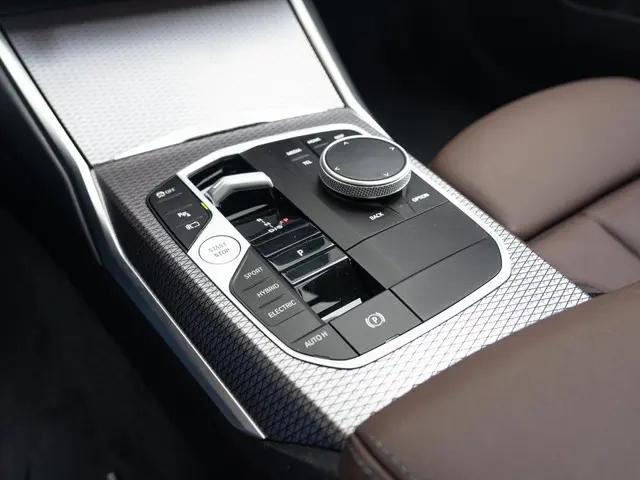 BMW 3 Serie Touring 320e 2024 Hybride Benzine 21