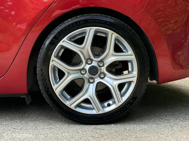 Mazda 3 2.0 SkyActiv-G 120 GT-M 2017 Benzine 38