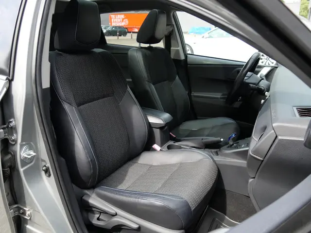 Toyota Auris 1.8 Hybrid Lease Pro 2013 Hybride Benzine 18