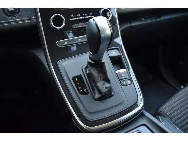 Renault Scénic TCe 140 EDC Bose 2019 Benzine 22