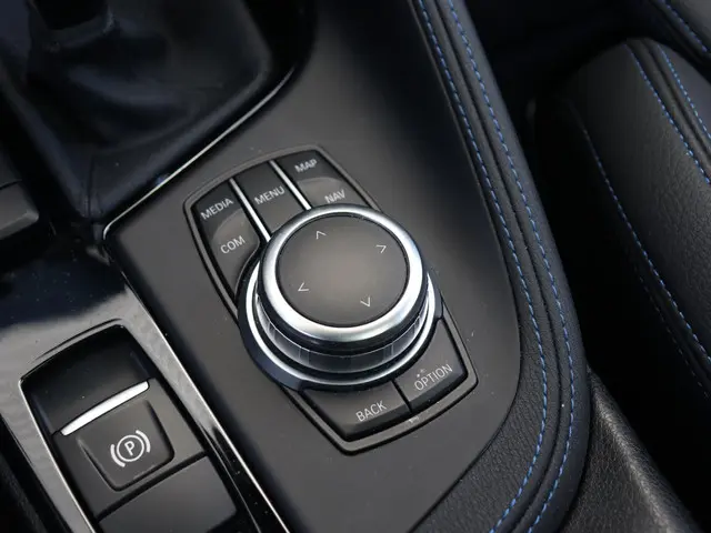 BMW X2 sDrive18i 2022 Benzine 18