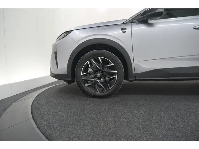 Peugeot 5008 HYbrid 145 e-DCS6 GT 2025 Hybride Benzine 18