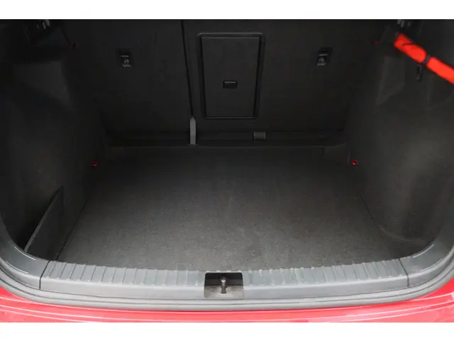 SEAT Ateca 1.5 TSI FR Business Intense 2019 Benzine 15