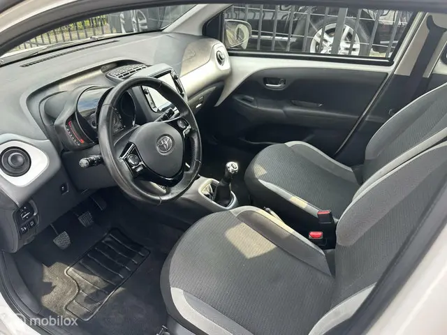 Toyota Aygo 1.0 VVT-i x-joy 2020 Benzine 6