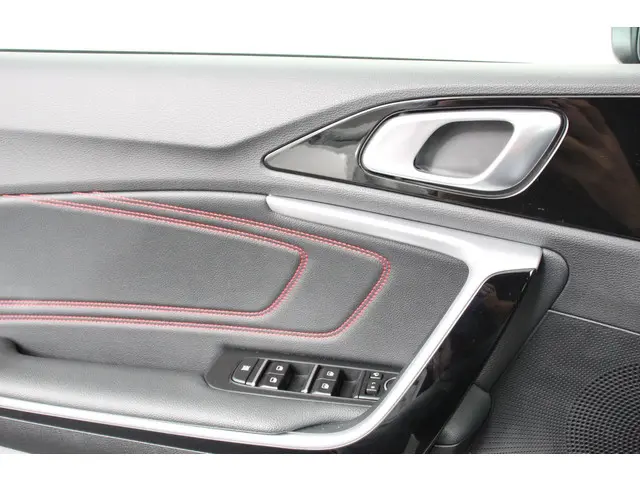 Kia ProCeed 1.6 T-GDI 204pk DCT GT 2020 Benzine 17