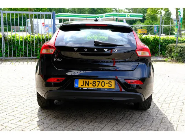 Volvo V40 2.0 T2 Momentum Navi|Clima|LMV 2016 Benzine 8